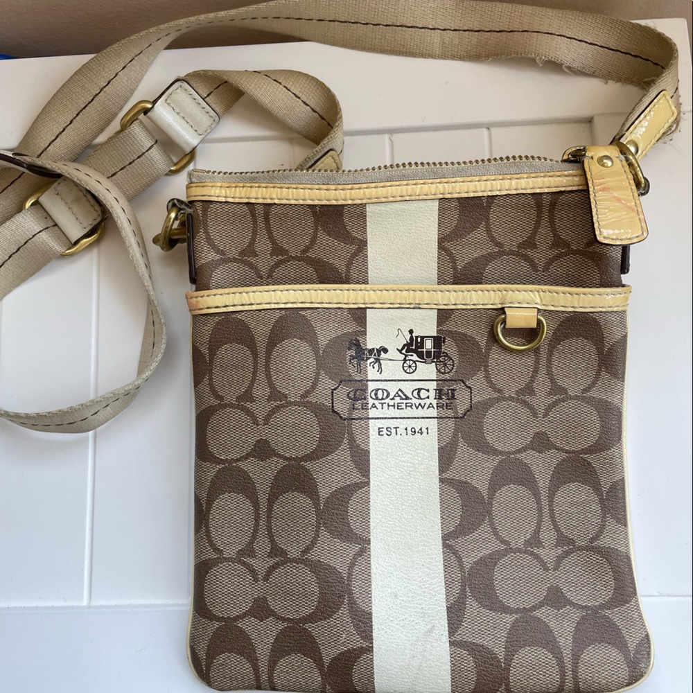 Authentic vintage Coach crossbody bag! Very well loved!